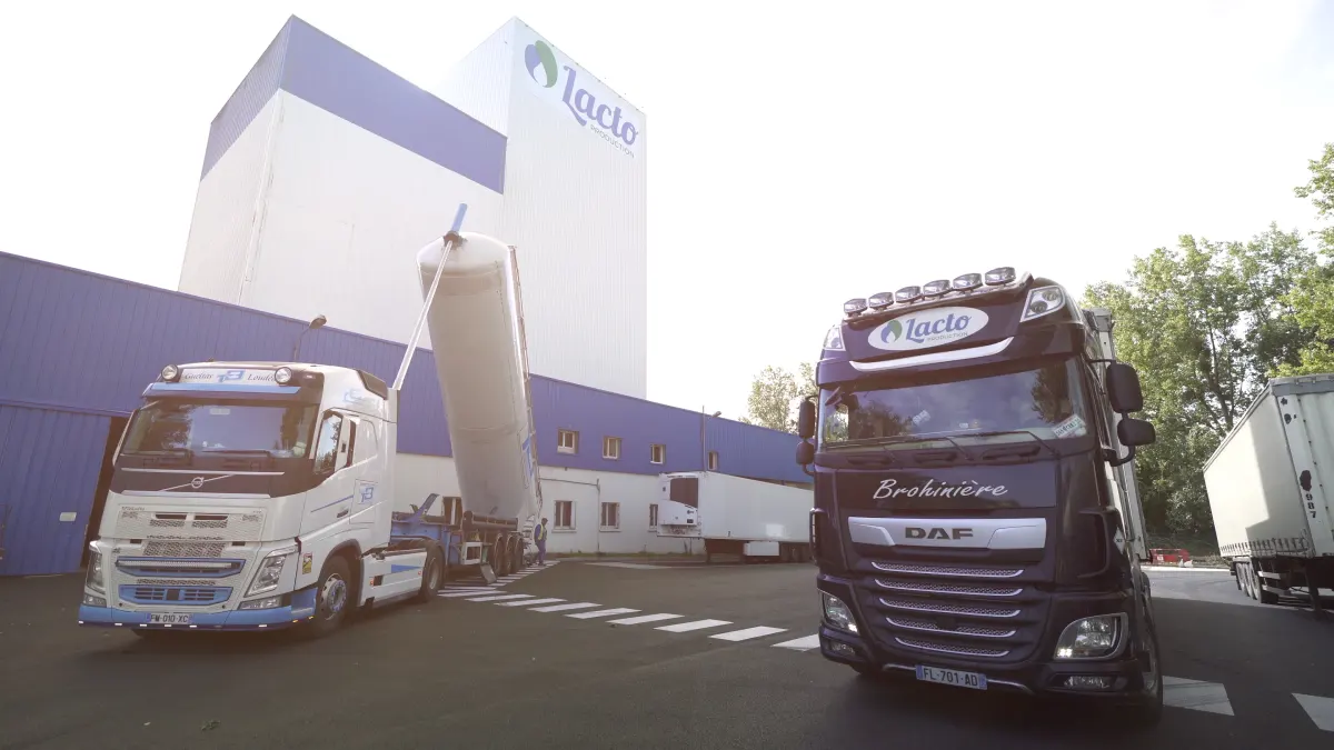 Lacto Production Production Dalimentation Animale A Montauban De Bretagne Flotte Et Equipements